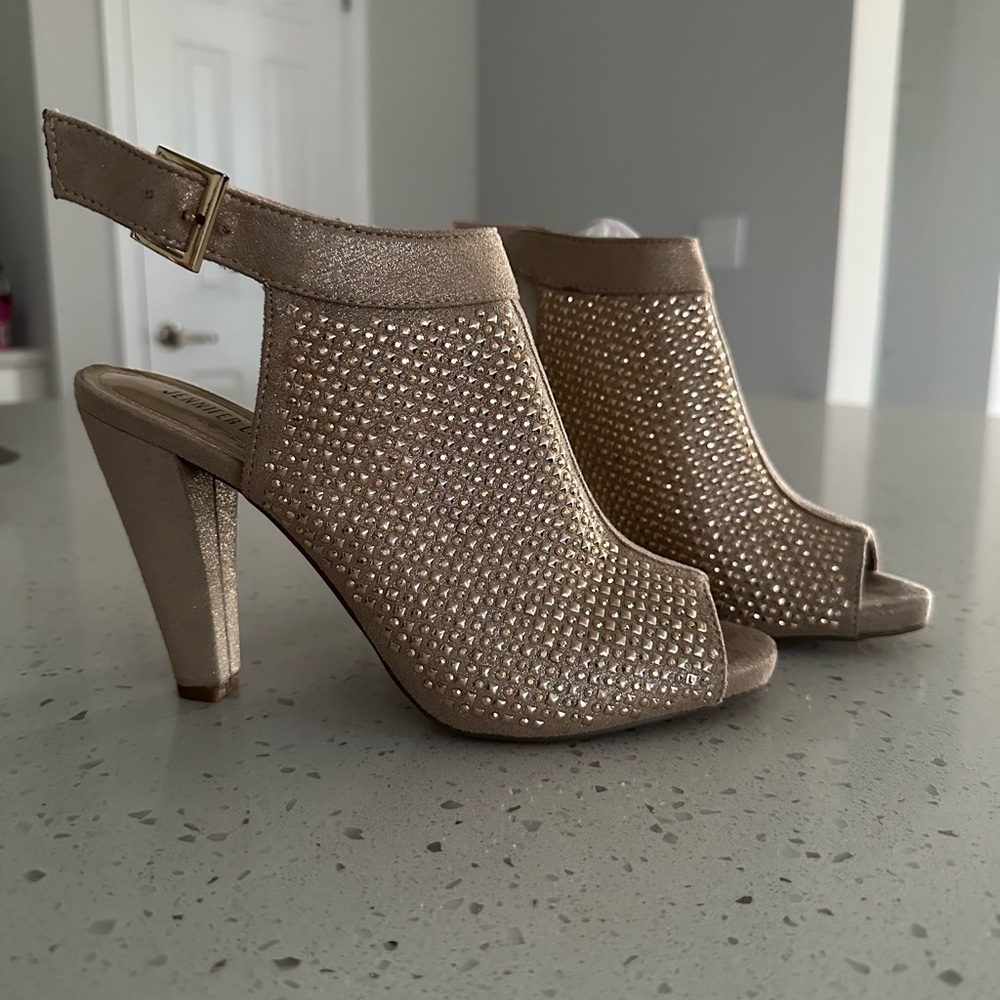 Jennifer Lopez Sasha Champagne Rhinestone Open toe bootie Heels size 6.5